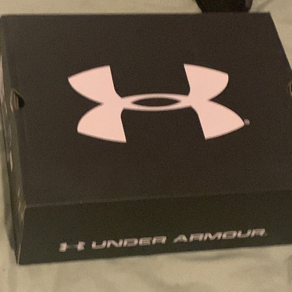 Under Armour baseball cleats! Size 7 men’s US. They are used, have dirt on them. - Picture 3 of 4